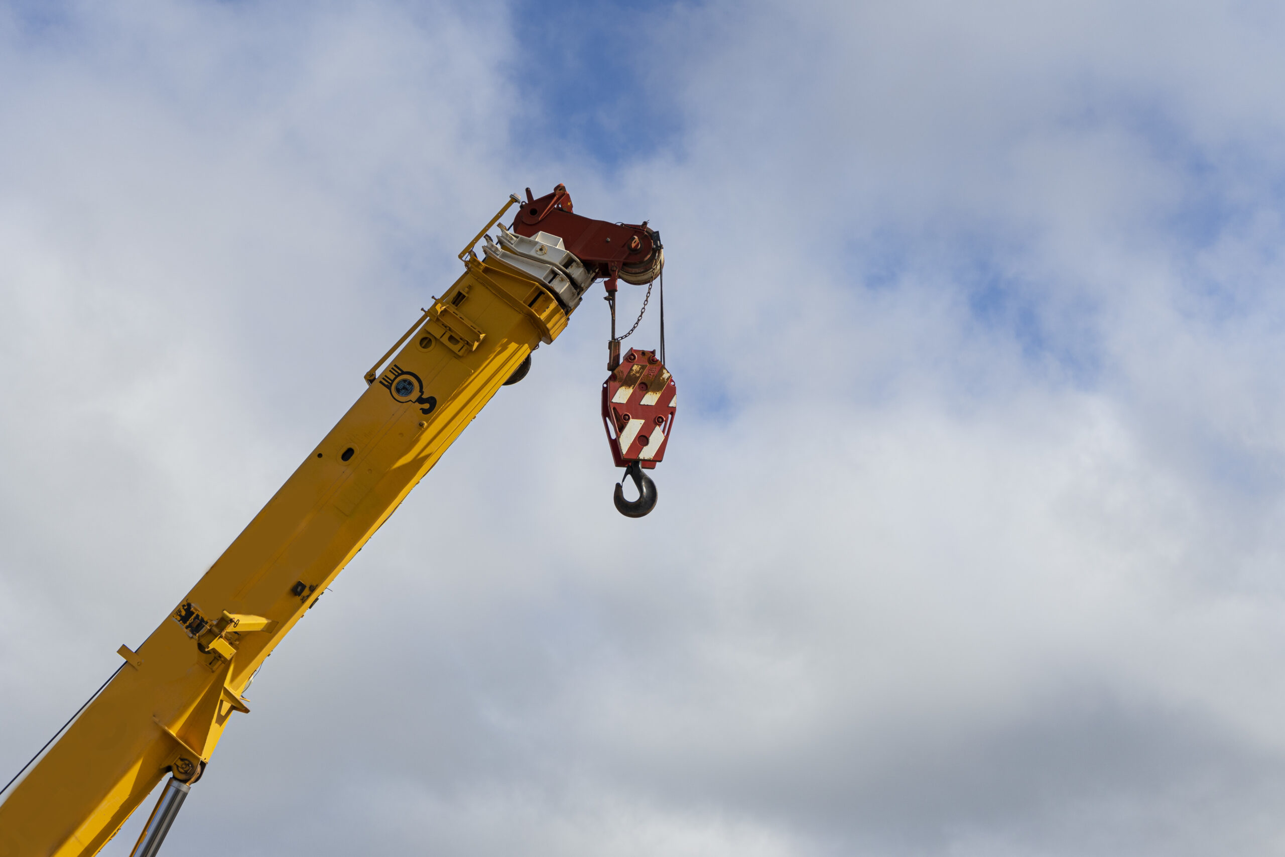 Crane Rental with Operator North West Trusted, Professional Solutions Crane Rental with Operator North West Trusted, Professional Solutions